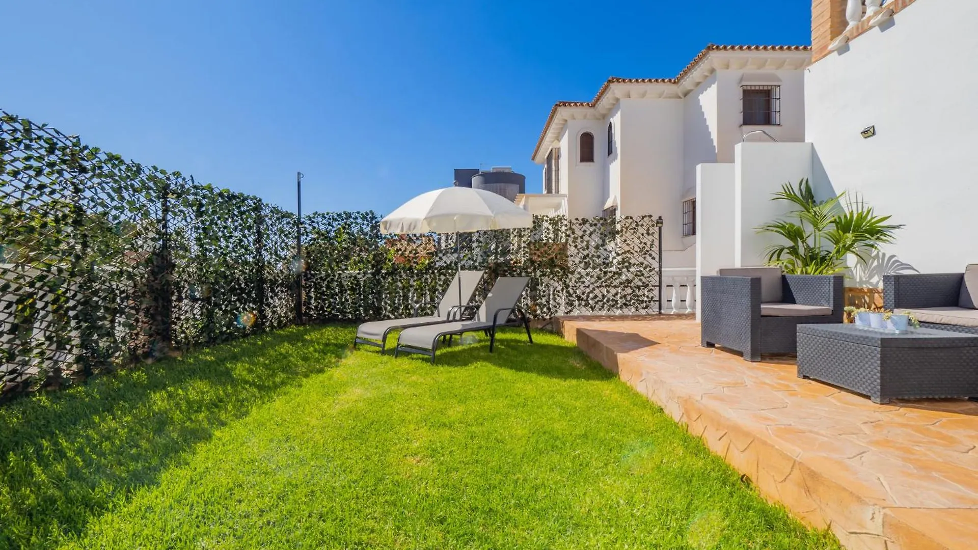 Guest house Cubo'S Hostal William'S Sunny 3 Torre de Benagalbon Spain