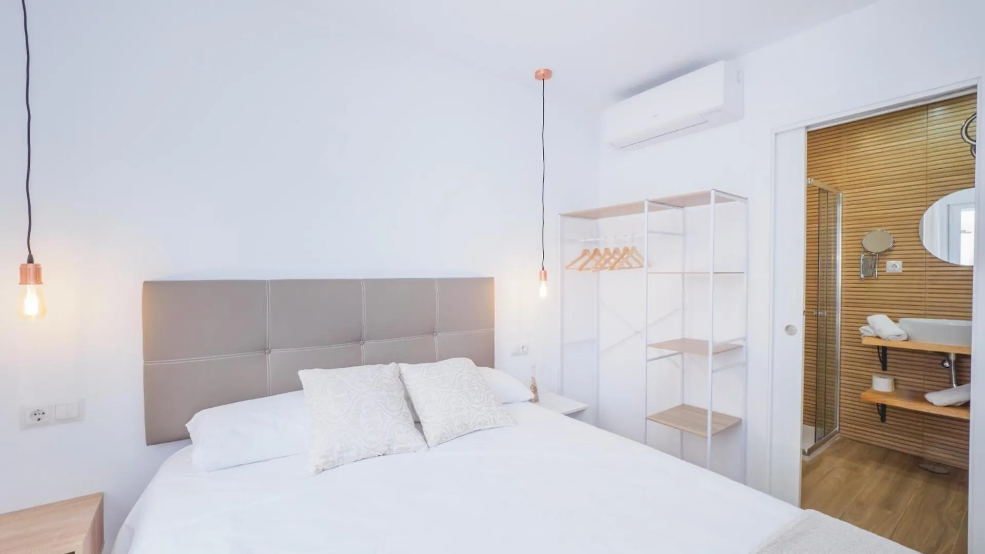 Cubo'S Hostal William'S Sunny 3 Torre de Benagalbon Guest house