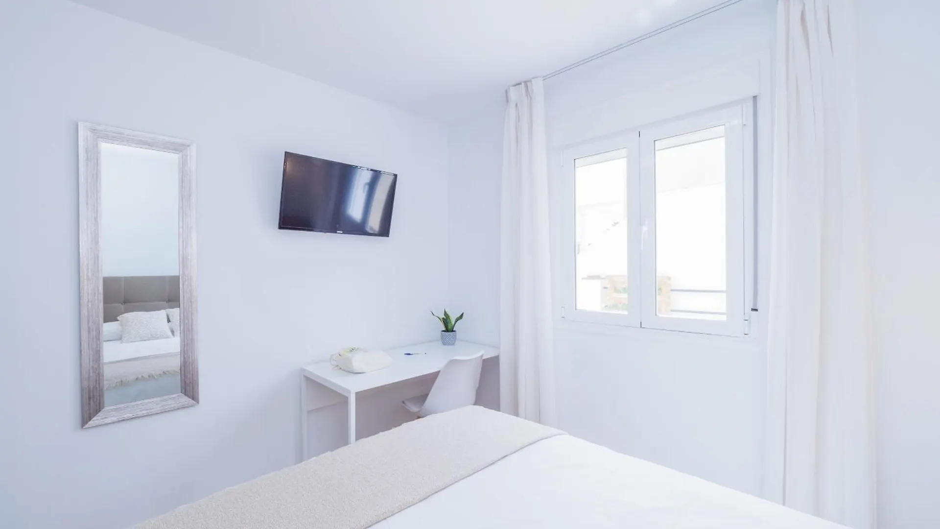 Cubo'S Hostal William'S Sunny 3 Torre de Benagalbon Spain